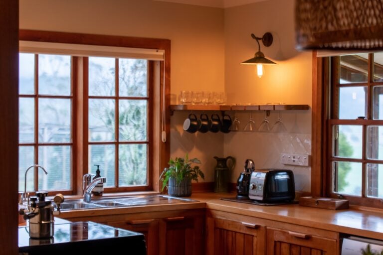 NMP 0958 HDR 2 CedarCottageMeander Jul21 ©NatashaMulhall 768x512